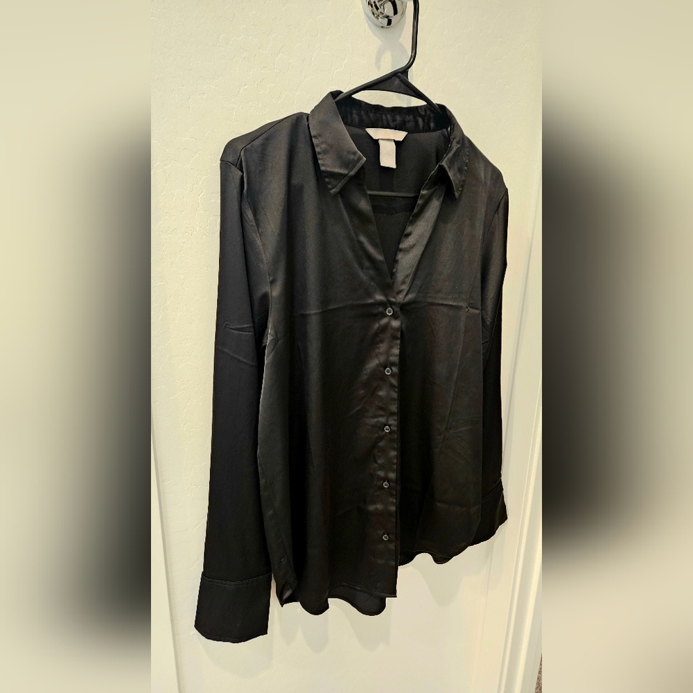 H&M Womens Black Dress Shirt, Size Medium